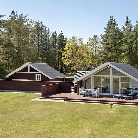 Saila - 500m To The Fjord By Interhome *