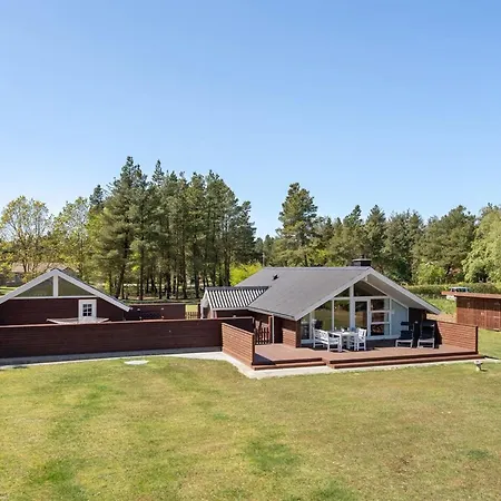 Saila - 500m To The Fjord By Interhome